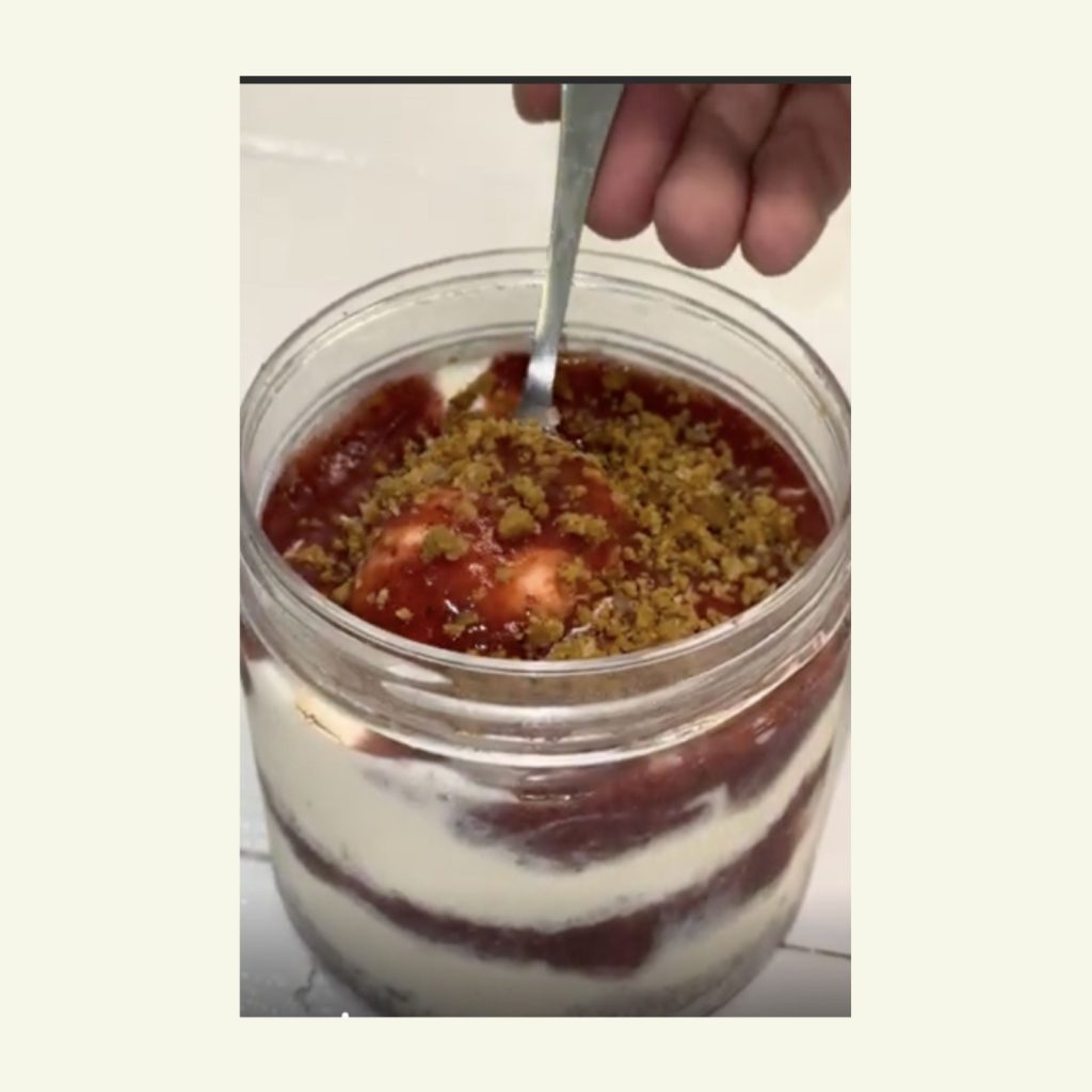 strawberry cheesecake Gelato